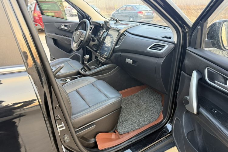 Used SWM X7 2016 1.8L Manual Luxury Edition 7 Seats
