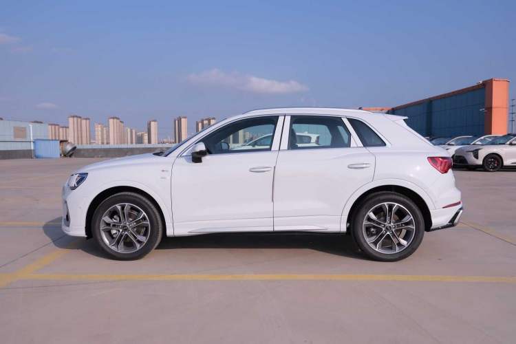 Used Audi Q3 2025 quattro 45th Anniversary Edition 40TFSI Fashionable and Dynamic Model Exterior 5