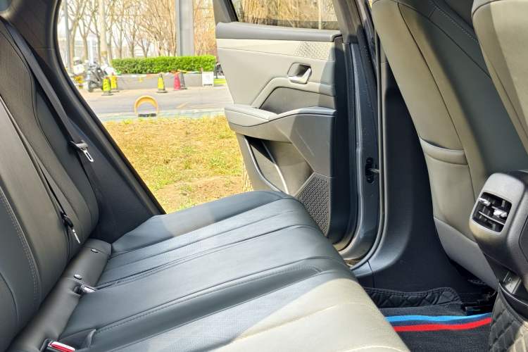 Used BYD Qin PLUS 2025 DM-i Smart Drive 55KM Leading Model Interior 5