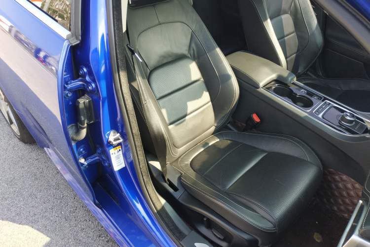 Used Jaguar XE 2017 2.0T 200 PS R-Sport