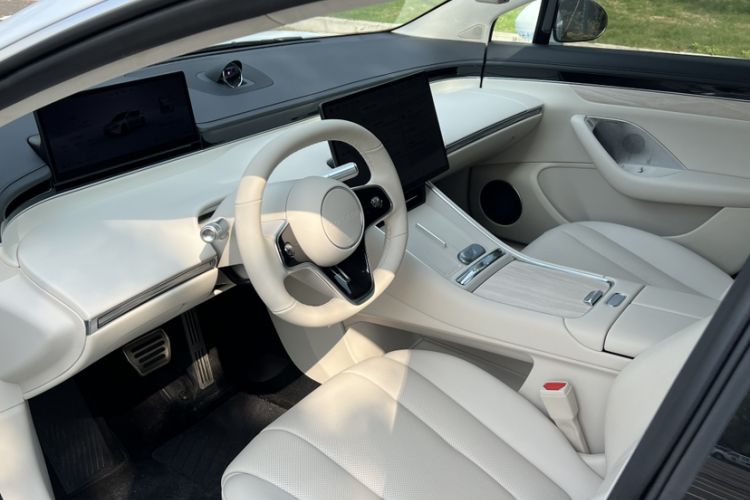 Used Hima Luxeed S7 2025 855 km Max Interior 5