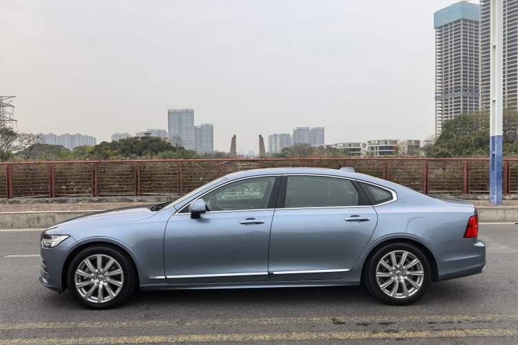 Used Volvo S90 2020 Facelift T5 Smart & Luxurious Edition