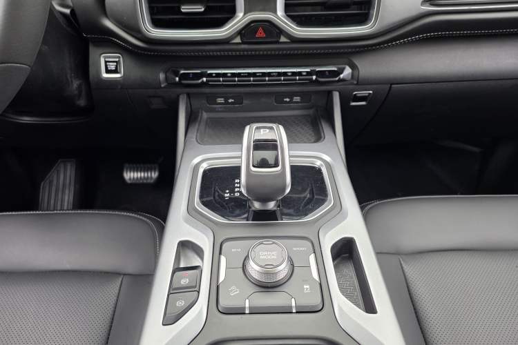 Used Geely Auto Haoyue 2020 1.8TD DCT Luxury Model 5 Seats Gear Lever