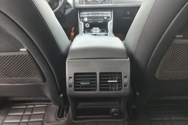 Used Jaguar XF 2016 XF 2.0T Two-Wheel-Drive Luxury Edition
