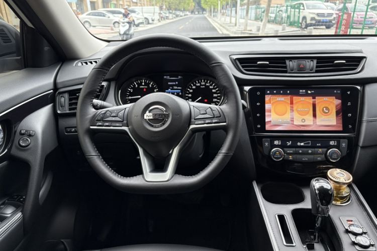 Used Nissan X-Trail 2023 Classic 2.0L Two-Wheel Drive Smart Connect & Comfort Edition