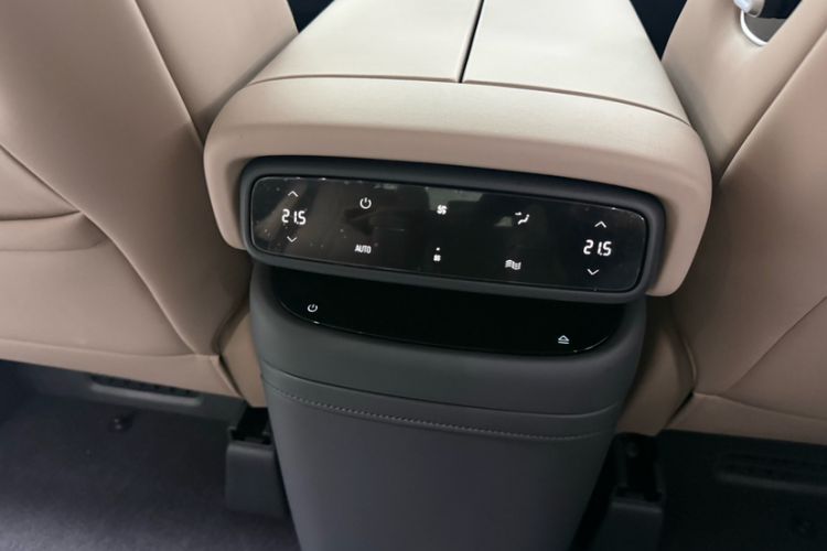 Used XPeng X9 2025 740 Ultra-Long Range Max
