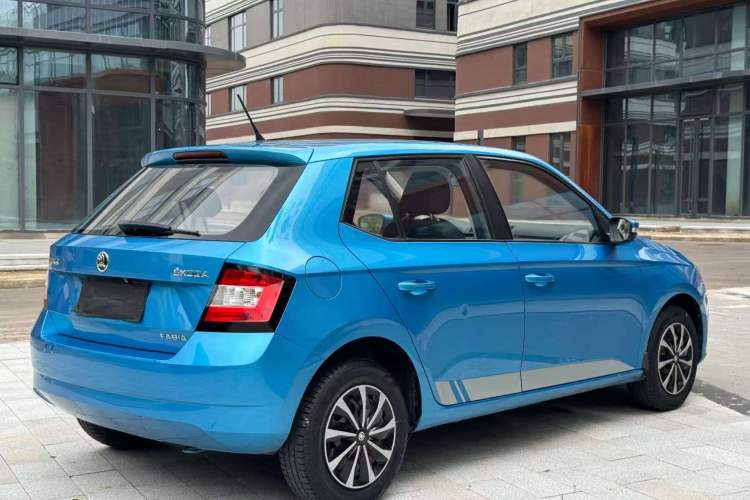 Used Skoda Fabia 2015 1.4L Automatic Front-Drive Model
