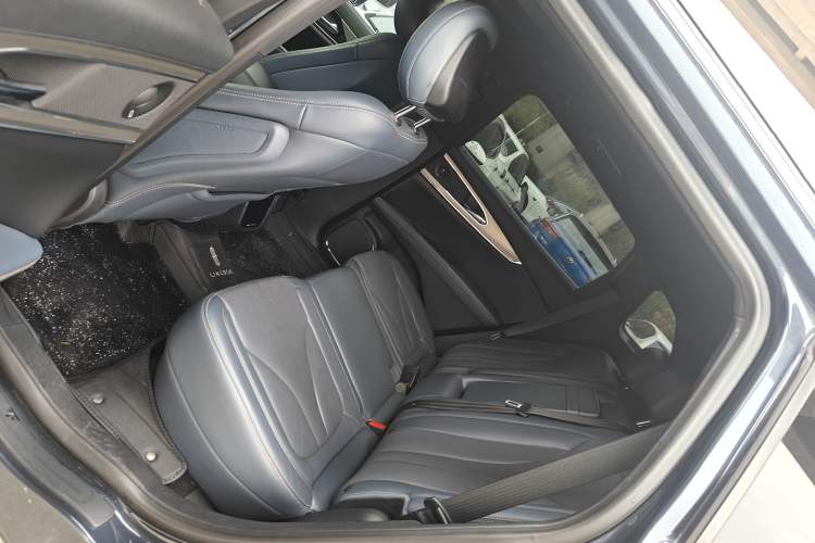 Used Lincoln Nautilus 2021 2.0T Four-Wheel Drive Luxury Edition Left Rear Seat