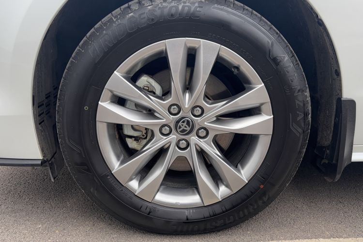 Used Toyota SIENNA 2024 2.5L Hybrid Comfort Edition