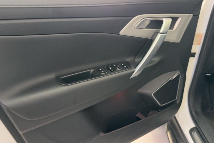 Used Geely Auto Emgrand X7 Sport 2018 1.8TD Automatic Two-Wheel Drive Smart Connect 4G Internet Edition Interior 3