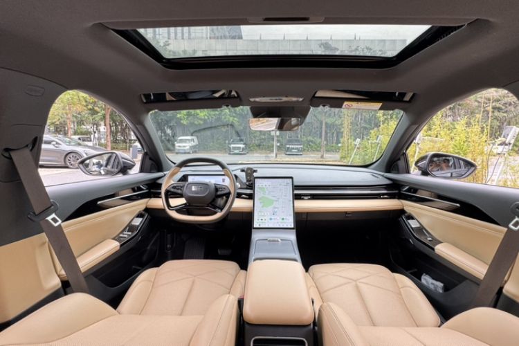 Used Geely Galaxy L6 2024 125km PLUS Dragon Edition