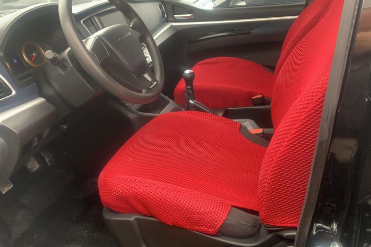 Used FORTHING Lingzhi 2023 M5L 1.6L Comfort 9-Seater Interior 1