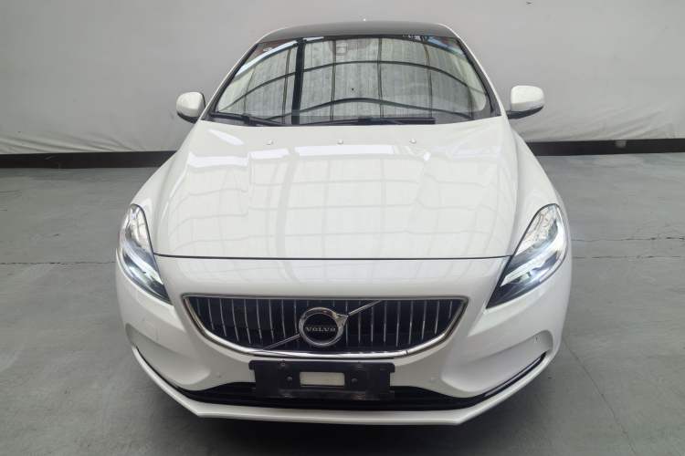 Used Volvo V40 2018 T3 Zhiya Edition
