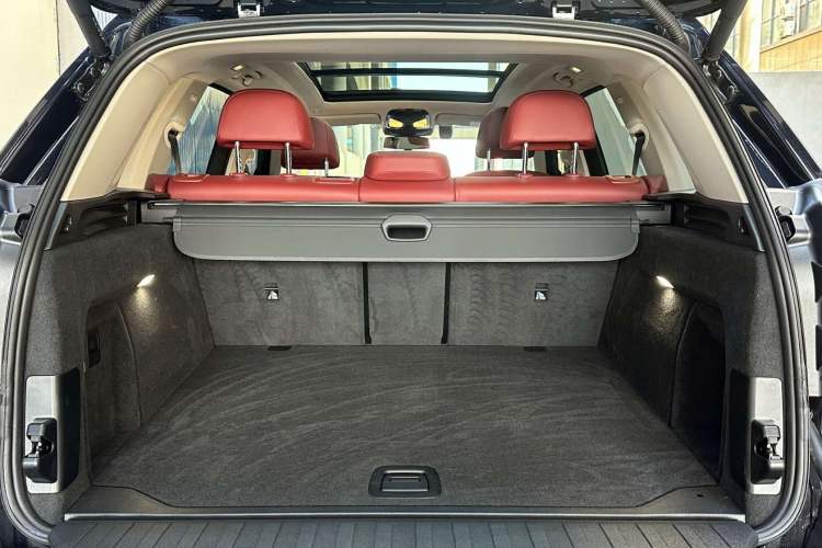 Used BMW X5 2025 Model, xDrive 30Li Prestige M Sport Night Package Interior 8