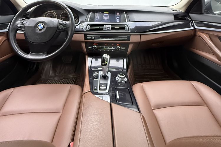 Used BMW 5 Series 2014 520Li Elegant Model Interior 1