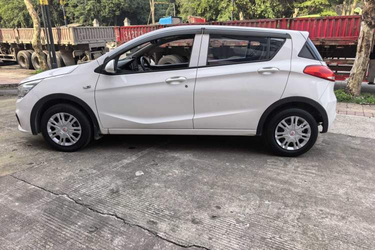 Used Baojun 310 2016 1.2L manual Comfort trim level