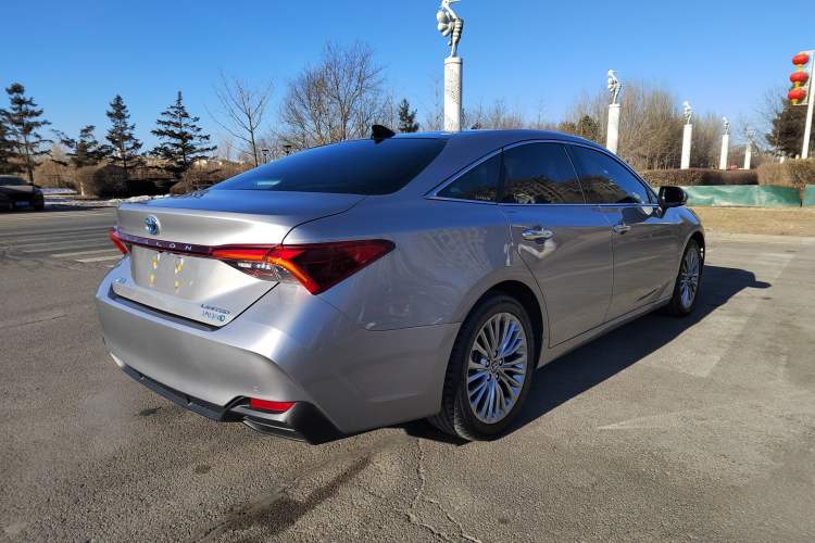 Used Toyota Avalon 2019 Dual-Engine 2.5L Limited Flagship Edition China VI Standard