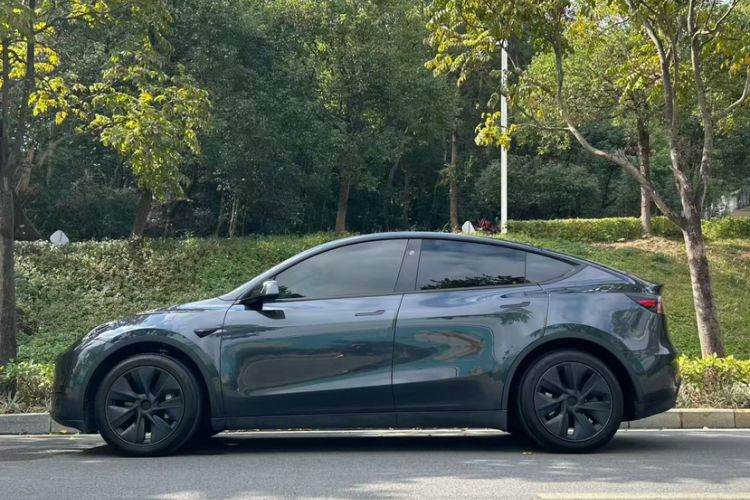 Used Tesla Model Y 2024 Rear-Wheel-Drive Version
