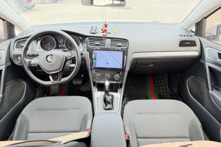 Used Volkswagen Golf 2018 1.6L Automatic Comfort Model Interior 3