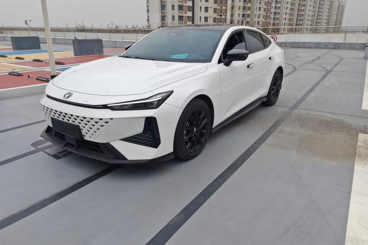 Used CHANGAN UNI-V 2024 1.5T Smart Navigation Version