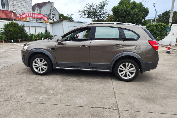 Used Chevrolet Captiva 2015 2.4L 4x4 Flagship Edition 7-Seater
