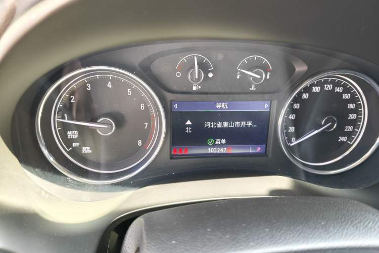 Used Buick LaCrosse 2019 28T Luxury Version Odometer Close Up