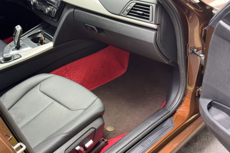 Used BMW 3 Series 2016 320Li Ambition Model
