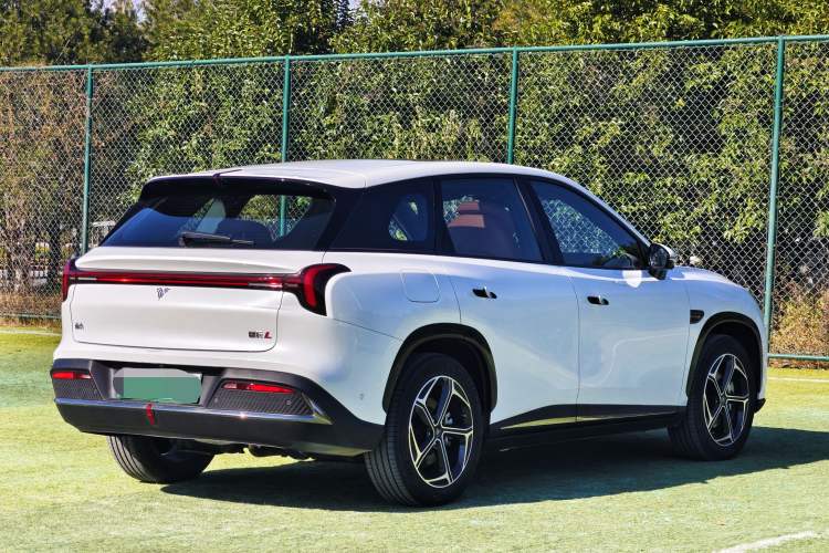 Used NETA L 2024 Extended-Range 310 Flash-Charge Red Edition