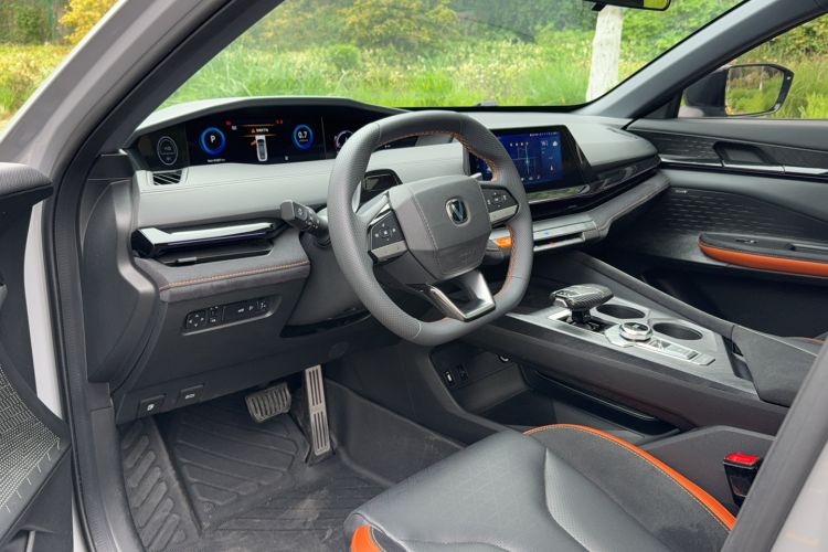 Used CHANGAN UNI-V 2022 2.0T Leading-Speed Edition Interior 1