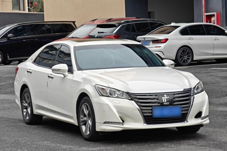 Used Toyota Crown 2015 2.0T Fashion Edition Exterior 2