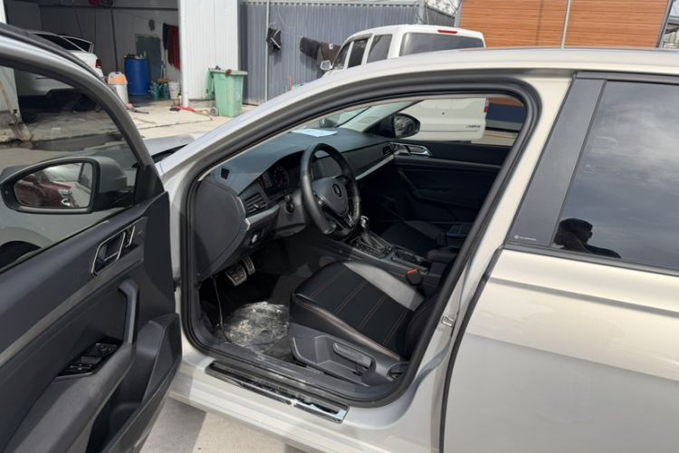 Used Volkswagen Lavida 2022 1.5L Automatic Fashion Edition Interior 4