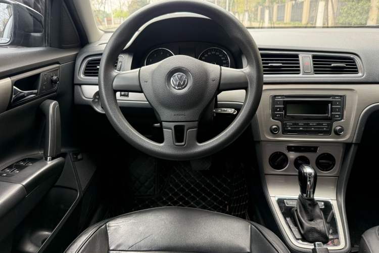 Used Volkswagen Lavida 2013 Restyled Classic 1.6L Automatic Comfort Edition
