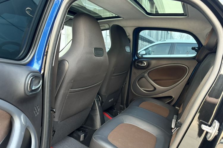 Used smart forfour 2018 0.9T 66 kW Fashion Edition