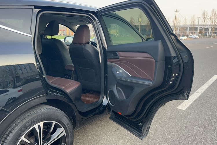 Used Wey VV6 2021 2.0T Two-Wheel Drive Smart Protection+
