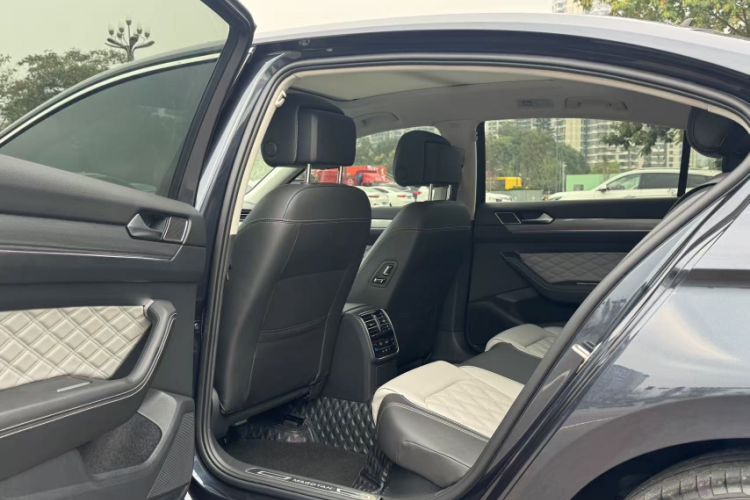 Used Volkswagen Magotan 2023 2 Million Units Limited Edition 330TSI DSG Leading Version