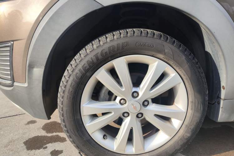 Used Chevrolet Captiva 2015 2.4L 4x4 Flagship Edition 7-Seater
