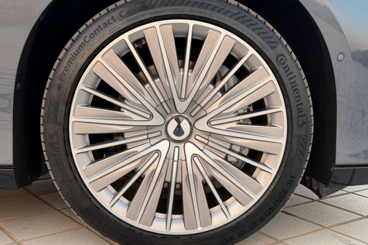 Used Denza Z9 2024 1100 km All-Wheel-Drive Ultra Version