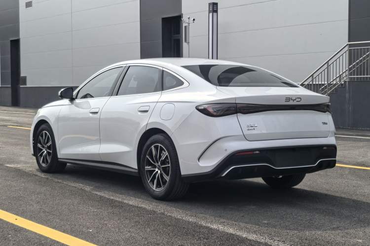 Used BYD Seal 06 New Energy 2024 DM-i 80KM Prestige Model Exterior 6