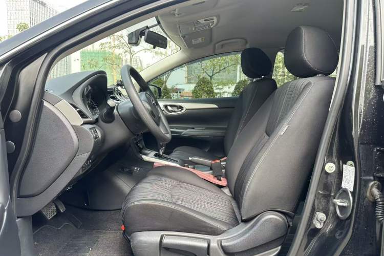 Used Nissan Sylphy 2021 Classic 1.6XE CVT Comfort Edition Interior 5
