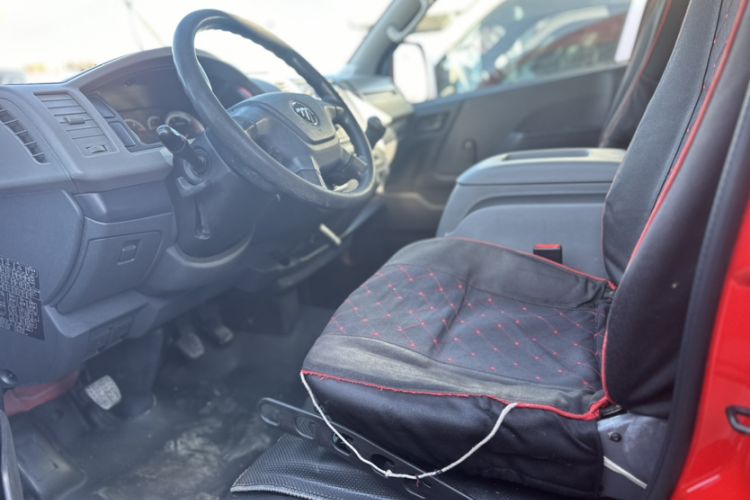 Used Foton Scenic G7 2017 2.0L Long-Wheelbase Commercial Van High Roof 2 Seats 4Q20M
