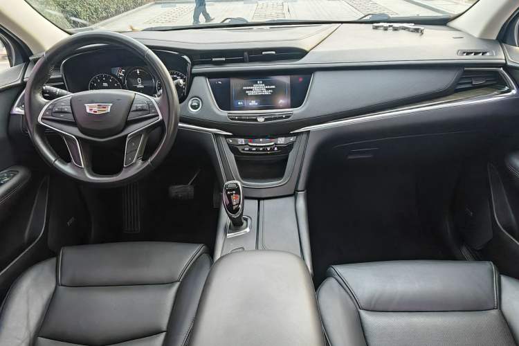 Used Cadillac XT5 2018 25T Luxury Model