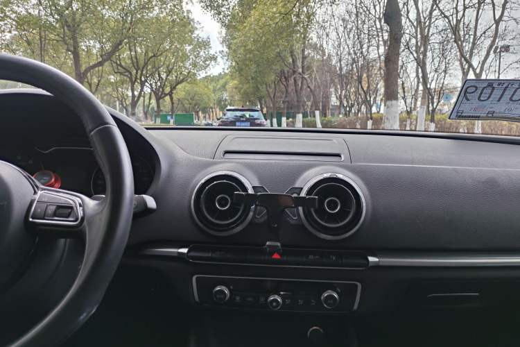 Used Audi A3 2014 Limousine 40 TFSI S line Comfort Model
