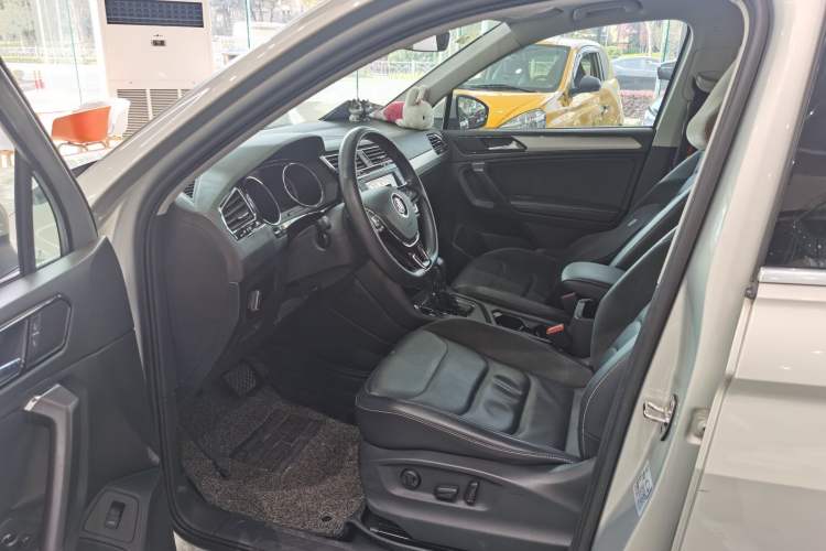 Used Volkswagen Tiguan L 2018 380TSI Automatic All-Wheel Drive Luxury Edition