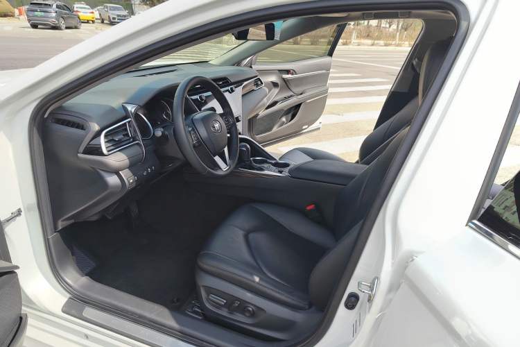 Used Toyota Camry 2019 2.0G Luxury Edition China VI Standard
