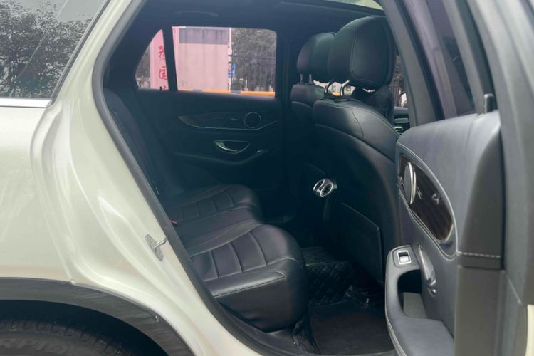 Used Mercedes-Benz GLC 2019 GLC 260 4MATIC Luxury Model
