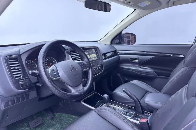 Used Mitsubishi Outlander 2021 2.0L Two-Wheel Drive Comfort Edition 5 Seats