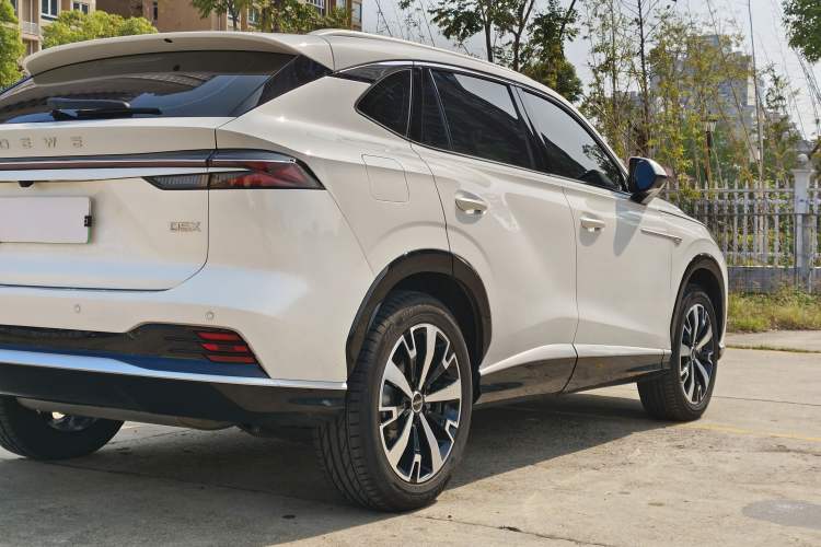 Used Roewe D5X DMH 2024 135 Tech Edition
