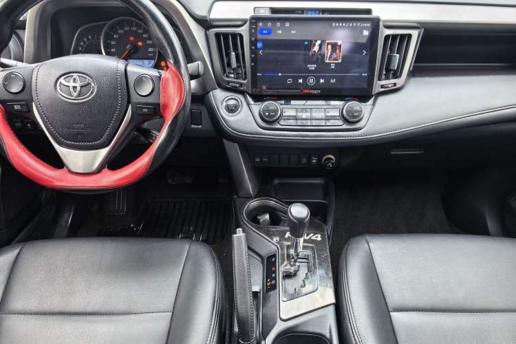 Used Toyota RAV4 2018 2.0L CVT Two-Wheel Drive Fashion X Edition