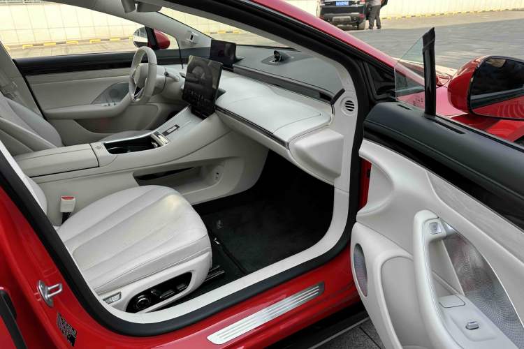 Used Hima Luxeed S7 2025 785 km Ultra