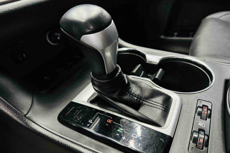 Used Toyota Highlander 2017 2.0T Four-Wheel Drive Ultimate Edition 7 Seats Gear Lever